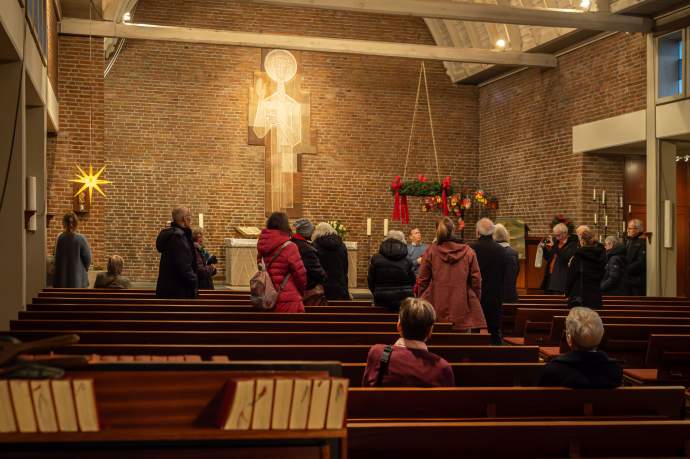 Besichtigung: Friedenskirche Berne