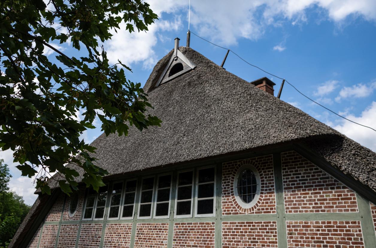 Besichtigung Hufnerhaus, Foto: Heinz Brossolat
