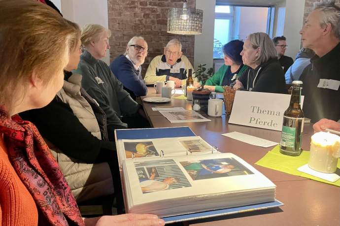 Zeitzeug:innen-Caf&eacute; zum Holstenareal