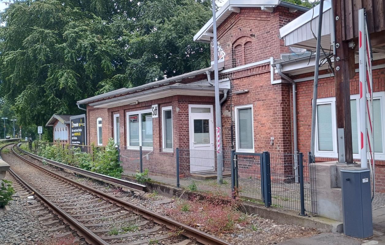 Bahnhof S&uuml;lldorf auf dem Abstellgleis?