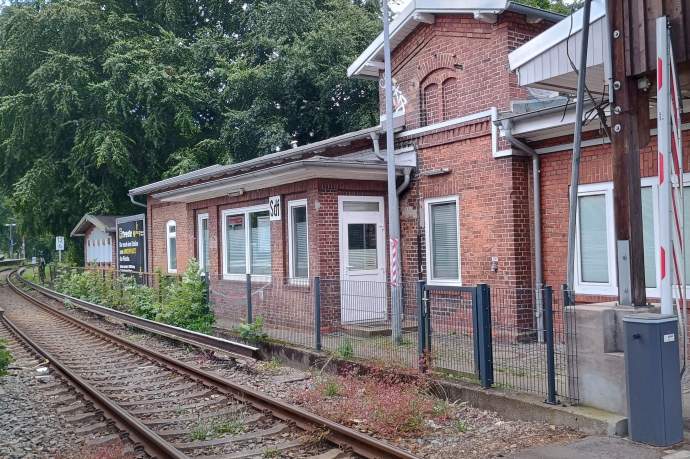 Bahnhof S&uuml;lldorf auf dem Abstellgleis?