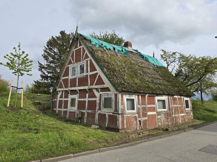 Schnapper: Bauernkate gibt's für einen Euro